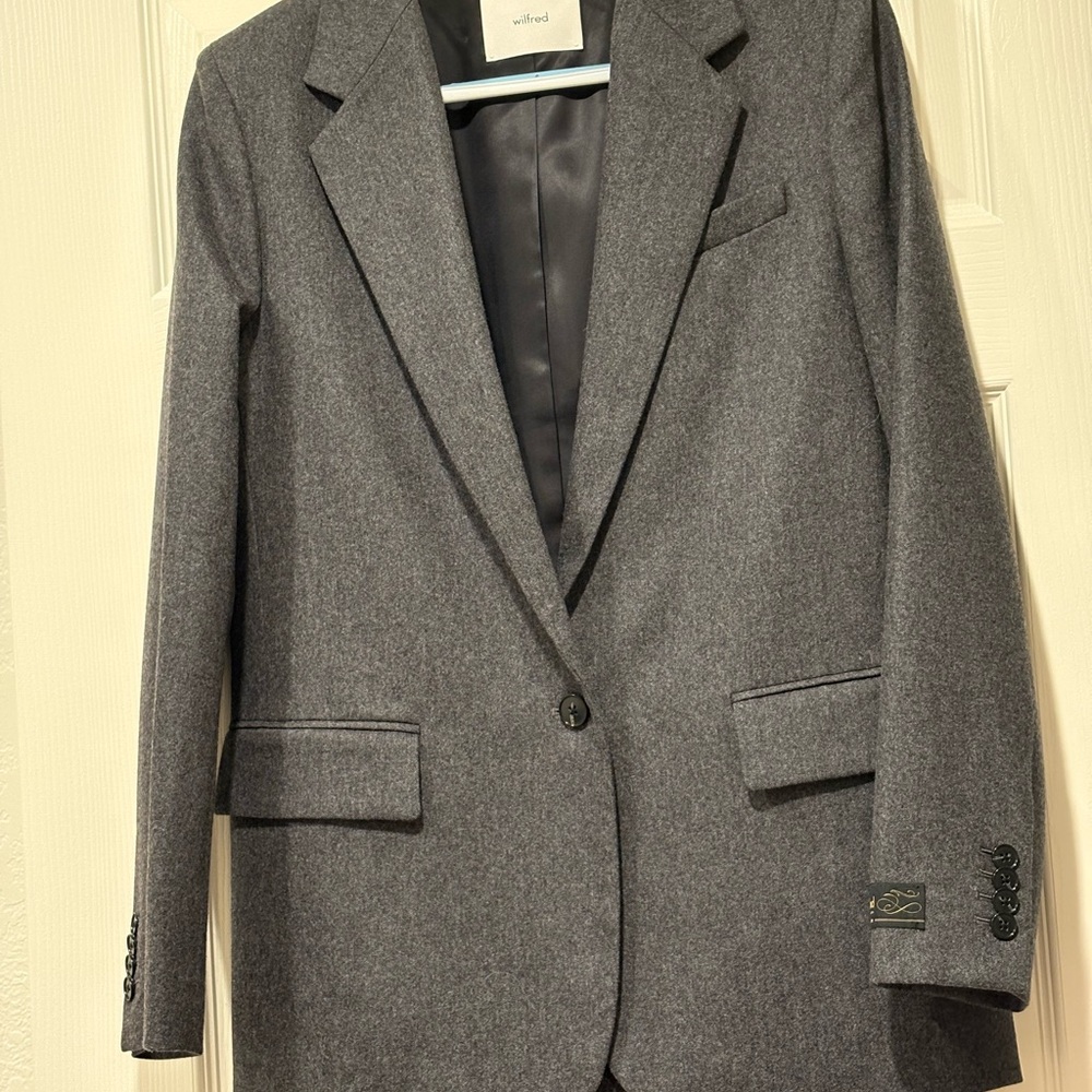 Aritzia Gray Blazer Tailored Suit Jacket